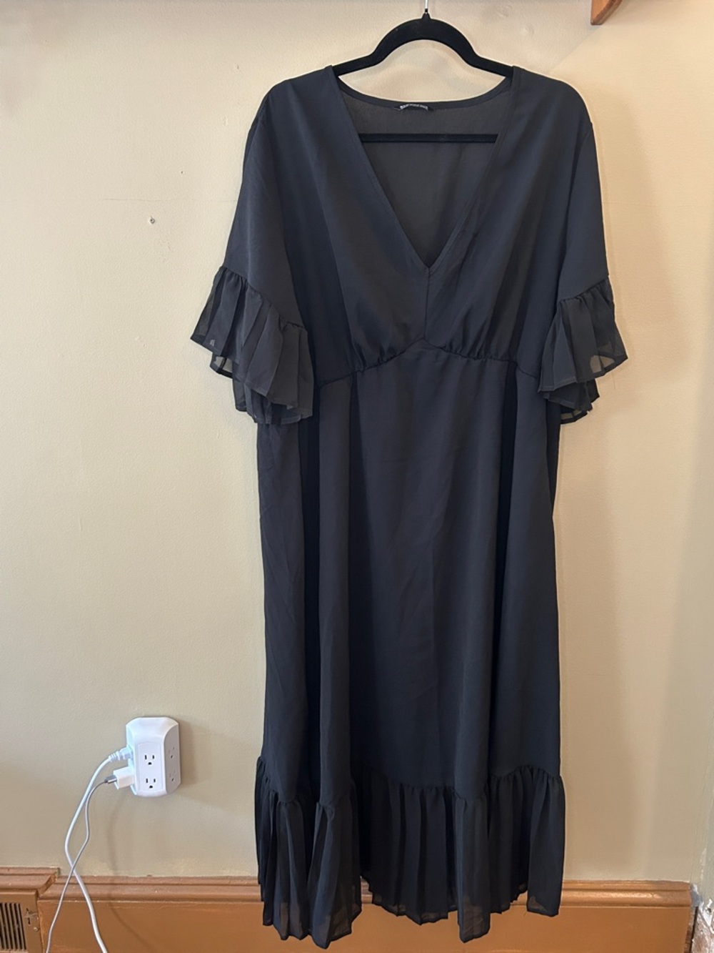 BloomChic Black Ruffled V-Neck Gown